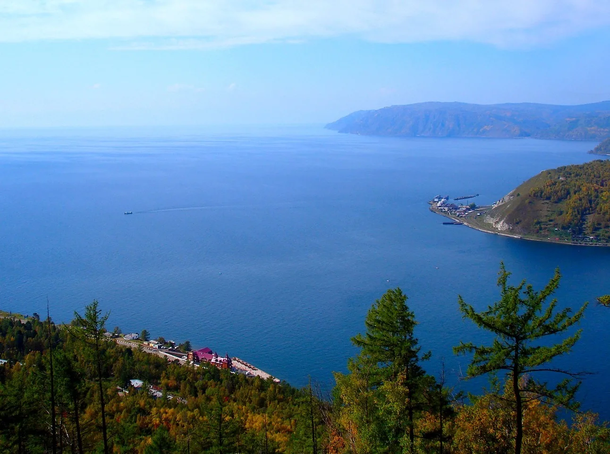 Озеро байкал фото. Камень Черского Листвянка осень. Озеро Байкал. Озеро Байкал (Иркутская область, Иркутск).