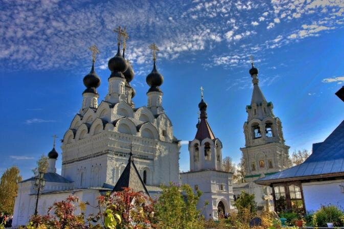 Свято-Троицкий женский монастырь.
