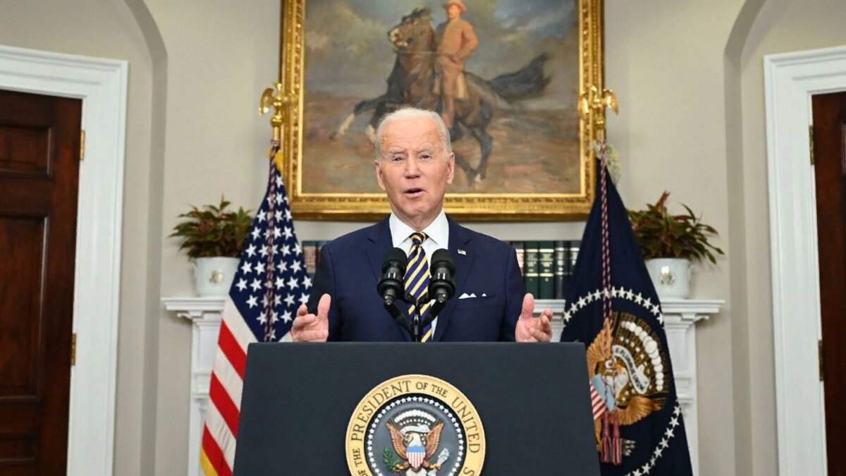 Президент Байден подписал документ, согласно которому в США вводится запрет на ввоз нефти, нефтепродуктов, нефтяного топлива и масла, произведённых в России. 