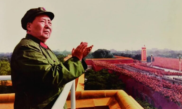 Великий Кормчий, так называли Мао Цзедуна