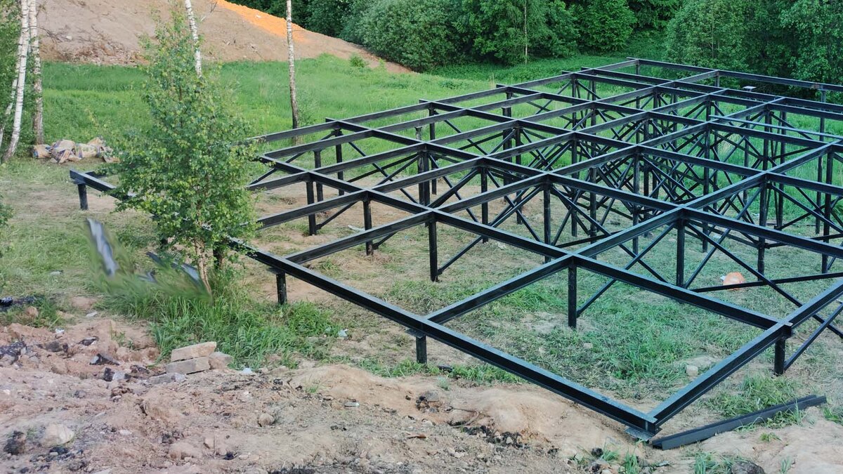 Свайный фундамент на неровном участке