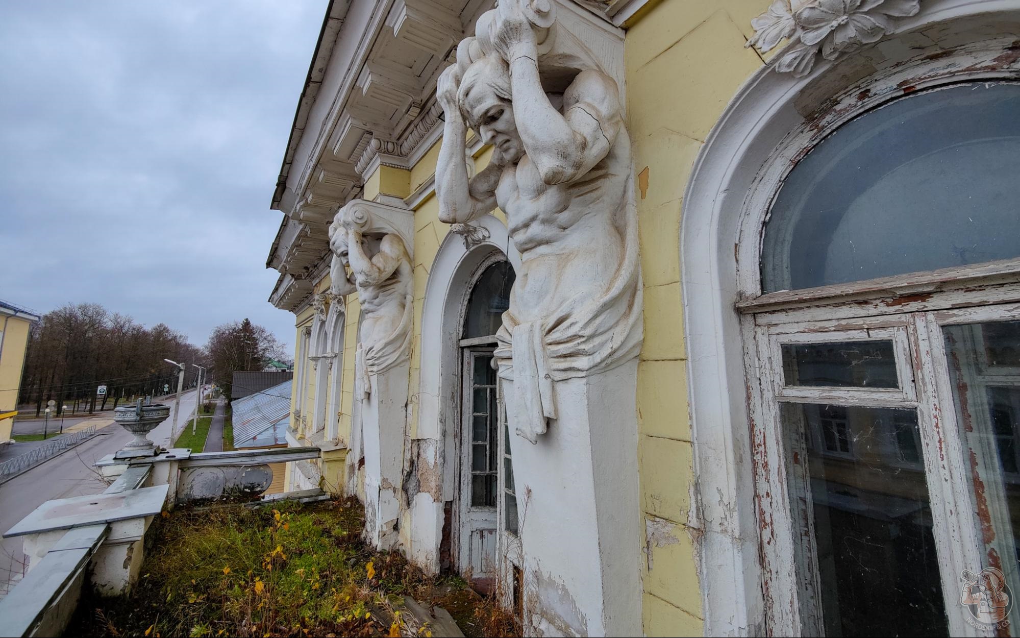 Заглянули в заброшенный русский особняк 19 века — рассказываем историю дома братьев Неворотиных и показываем, что у него внутри!15
