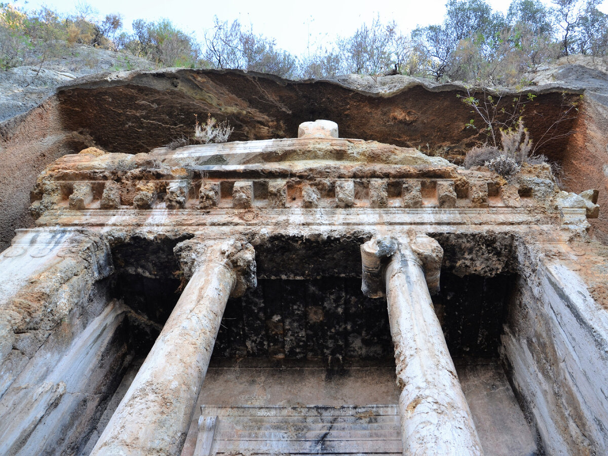 Τάφος Αμύντα.  Φωτογραφία του συγγραφέα.