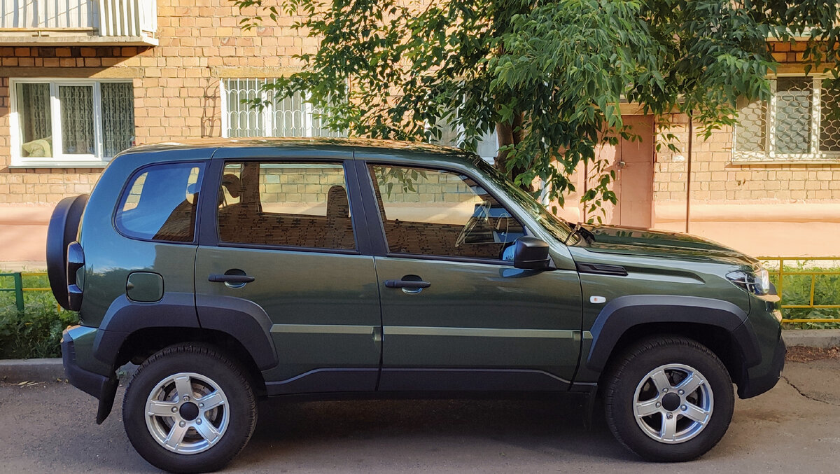 Лада Нива Трэвел. Дизайнеры хорошо поработали.