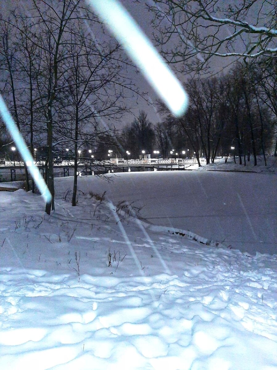 Снег пошёл.