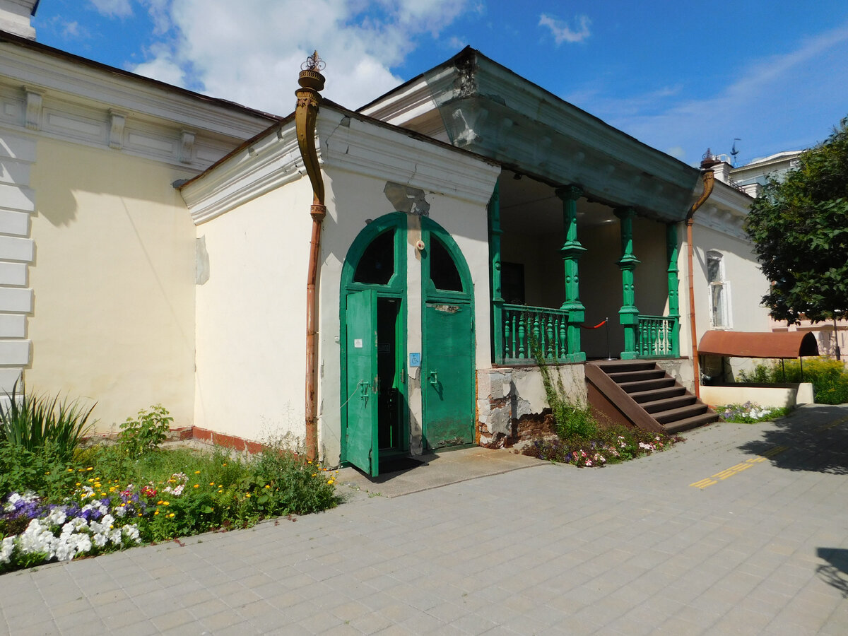 Вид на Дом Машаровых со двора. Фото автора.