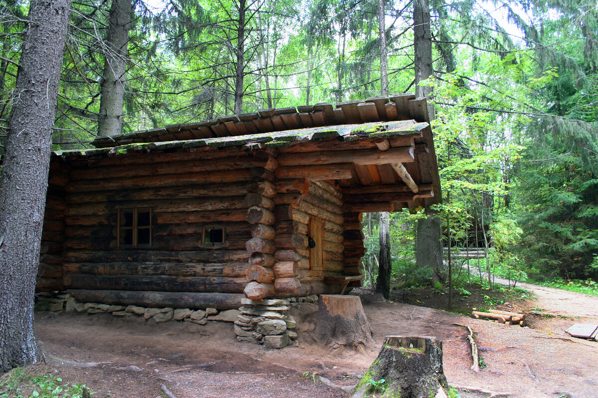 Охотничье становье, фото: Владимира Прокошина из книги "Урал. Антология лучшего", издательство "Азимут" 