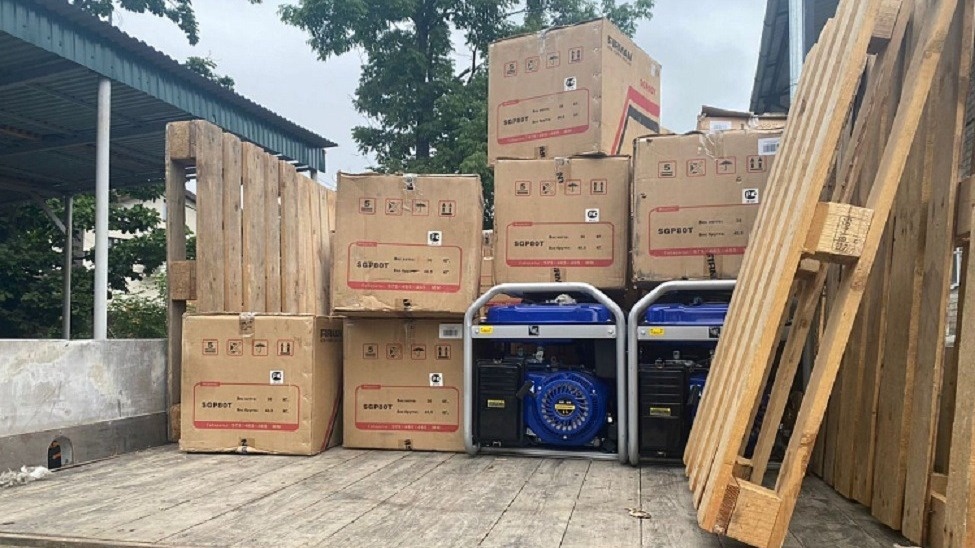     Из Сахалинской области в Приморье утром 14 августа прислали целый самолёт с различной техникой для борьбы с последствиями подтоплений. В правительстве региона рассказали, как регионы Дальнего Востока помогают Приморью.