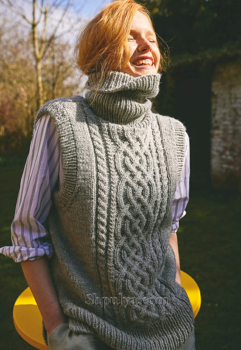 Жилет с воротником гольф и аранами