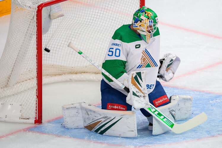    Вратарь Илья Ежов не спас уфимскую команду