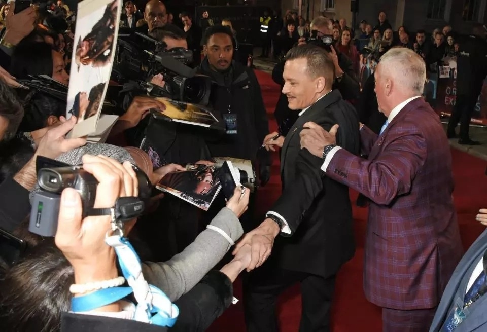 бывшие телохранители Джонни Депа подали на актера в суд