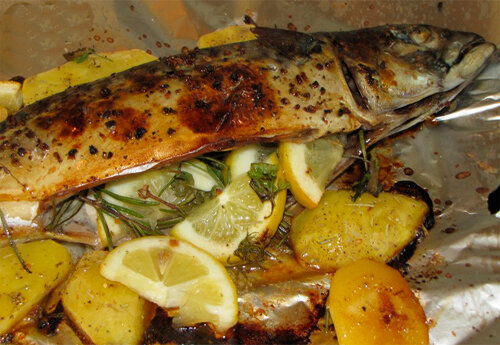 Рыба с овощами, приготовленная в мультиварке