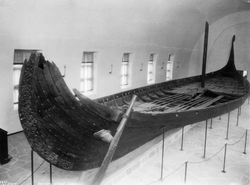   Погребальная ладья викингов