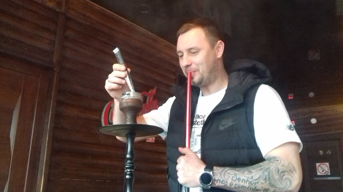 Ивлев в сочи. Канал пятница на ножах. На ножах сочи. Ивлев в сочи. Участники передачи на ножах.