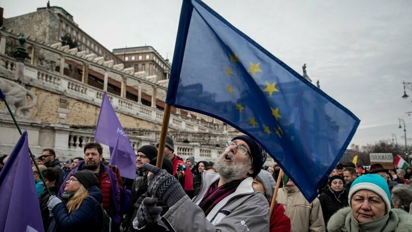 Митинг в Будапеште против Премьер-министра Виктора Орбана, январь 2019