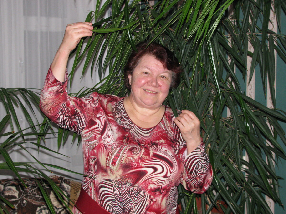 МОЕЙ ДВОЮРОДНОЙ СЕСТРЕ ЛЕГЧЕ: ОНА УВЛЕКАЕТСЯ НЕПРИХОТЛИВЫМИ КАКТУСАМИ