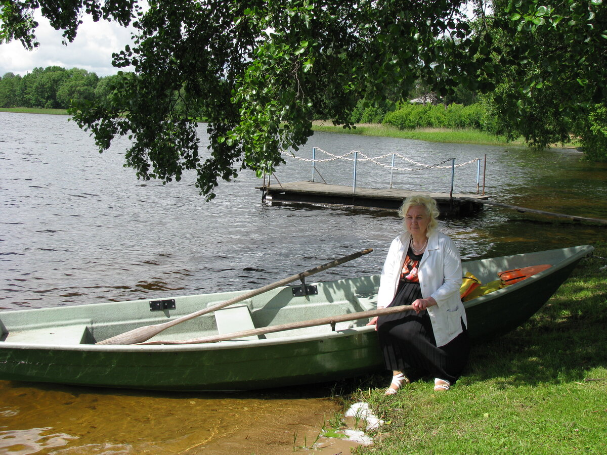 Латвия- это одна республика из бывшего Советского союза, нынче