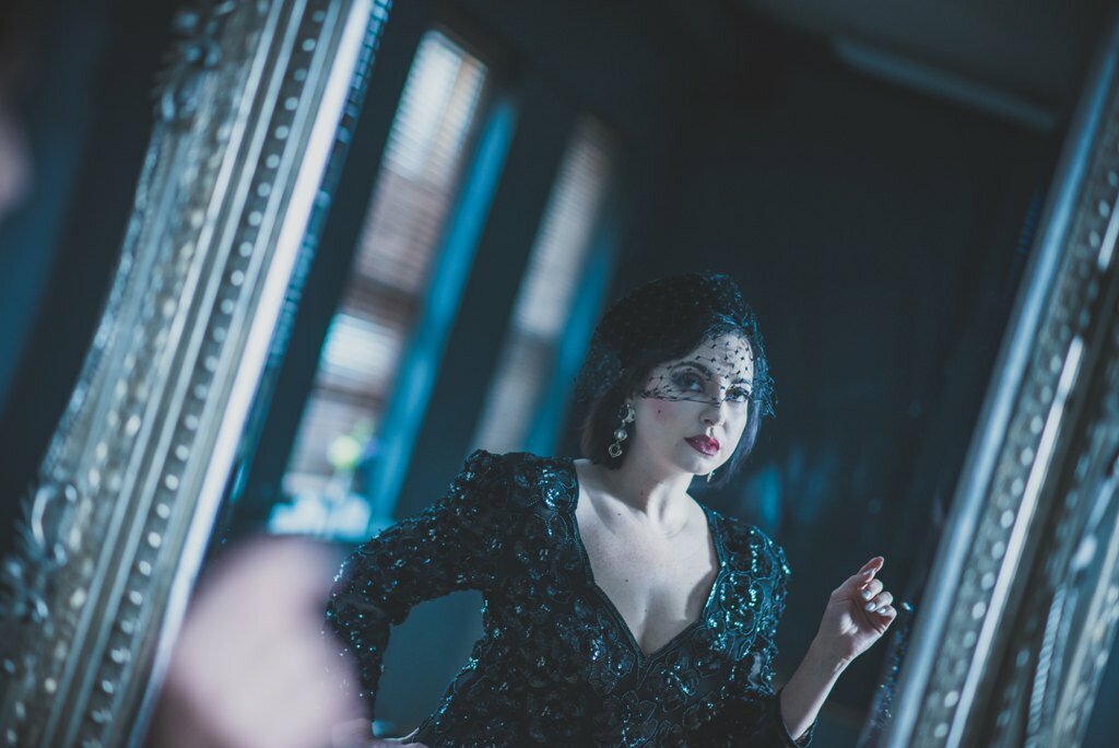 Это красное платье для чего ты надела. Ханза рэпер и10age. Gabriela lindlova original mix. Песня вижу твое платье я ведь озадачен. Песня вижу твое платье я ведь озадачен.