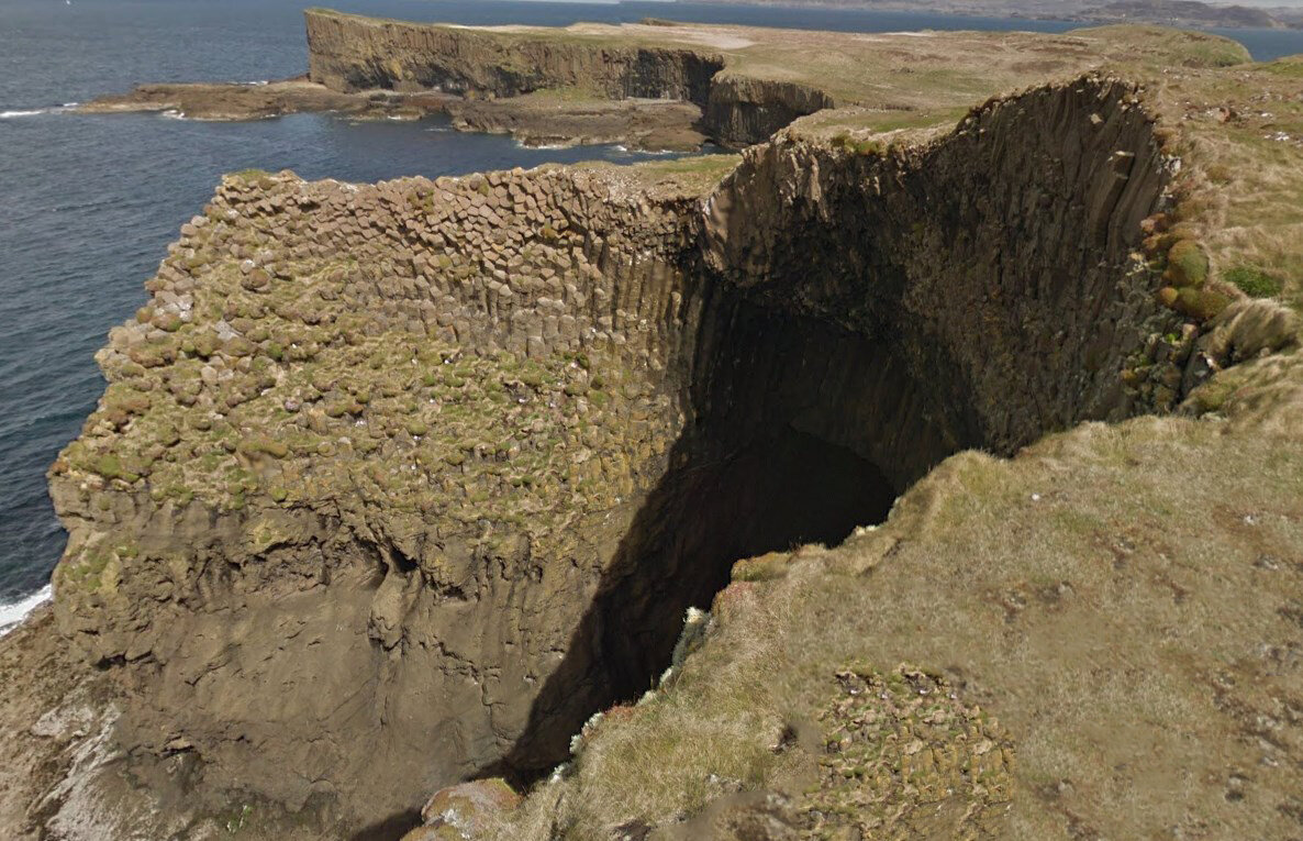 Остров колонн. Staffa Fingal's Cave Scotland.