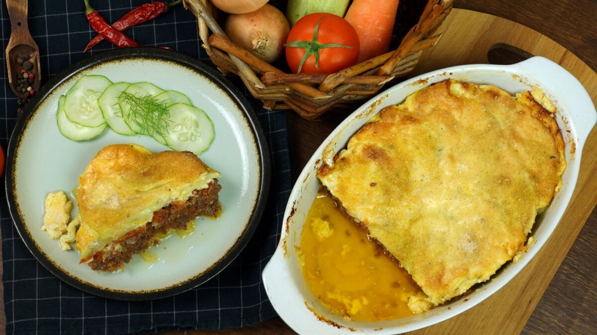 В  сезон свежих овощей обязательно готовлю запеканки. С ними не нужно долго стоять у плиты, духовка делает все за вас. Вкус получается настолько насыщенным, что не требует никаких дополнений, поэтому блюдо смело можно считать самостоятельным. 