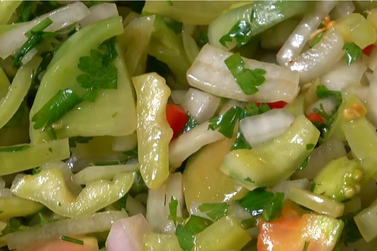 Салат из зеленых помидоров на зиму: рецепты домашних овощных заготовок
