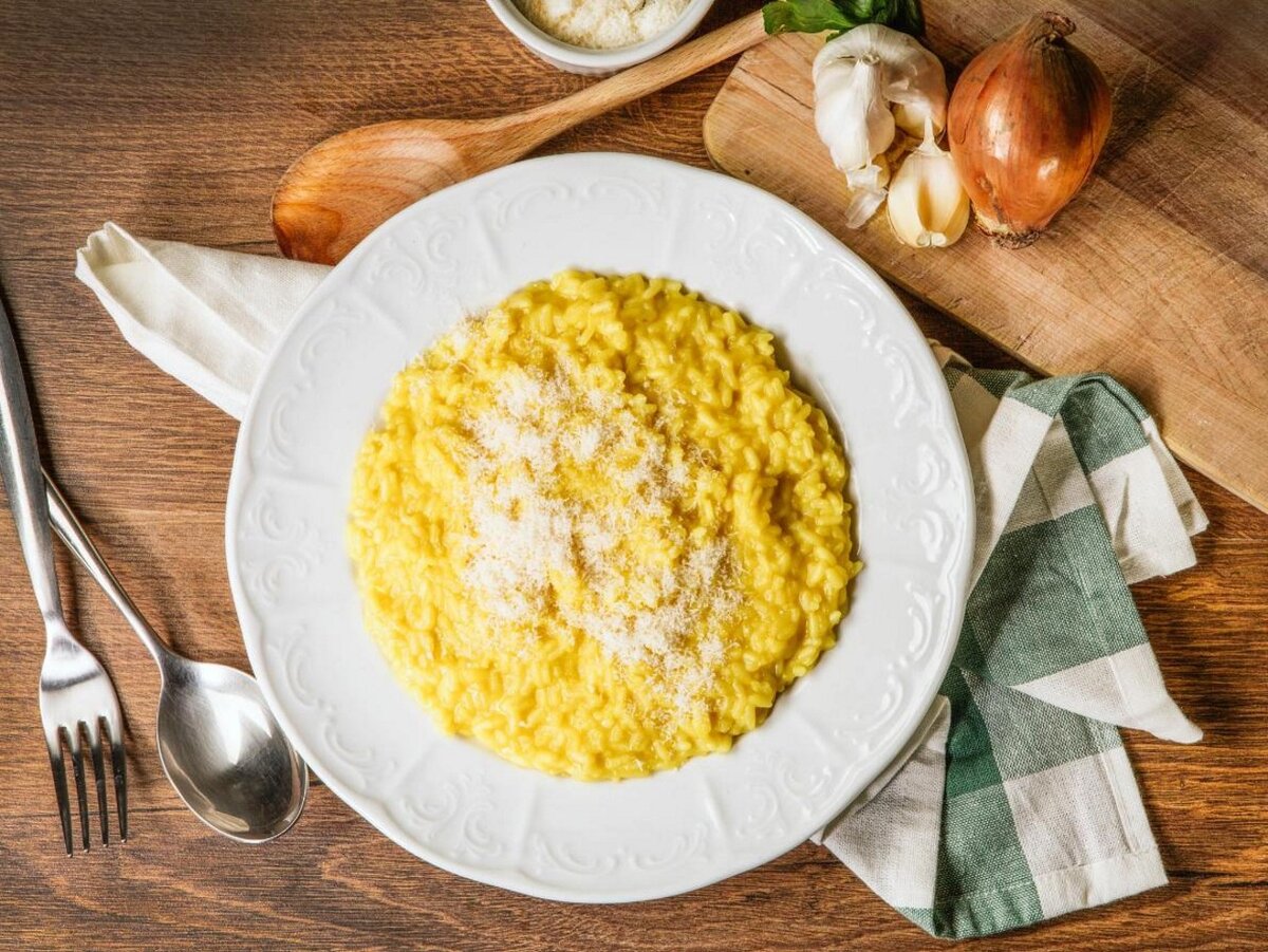 Легенда гласит, что шафран был добавлен в это блюдо с 16-го века