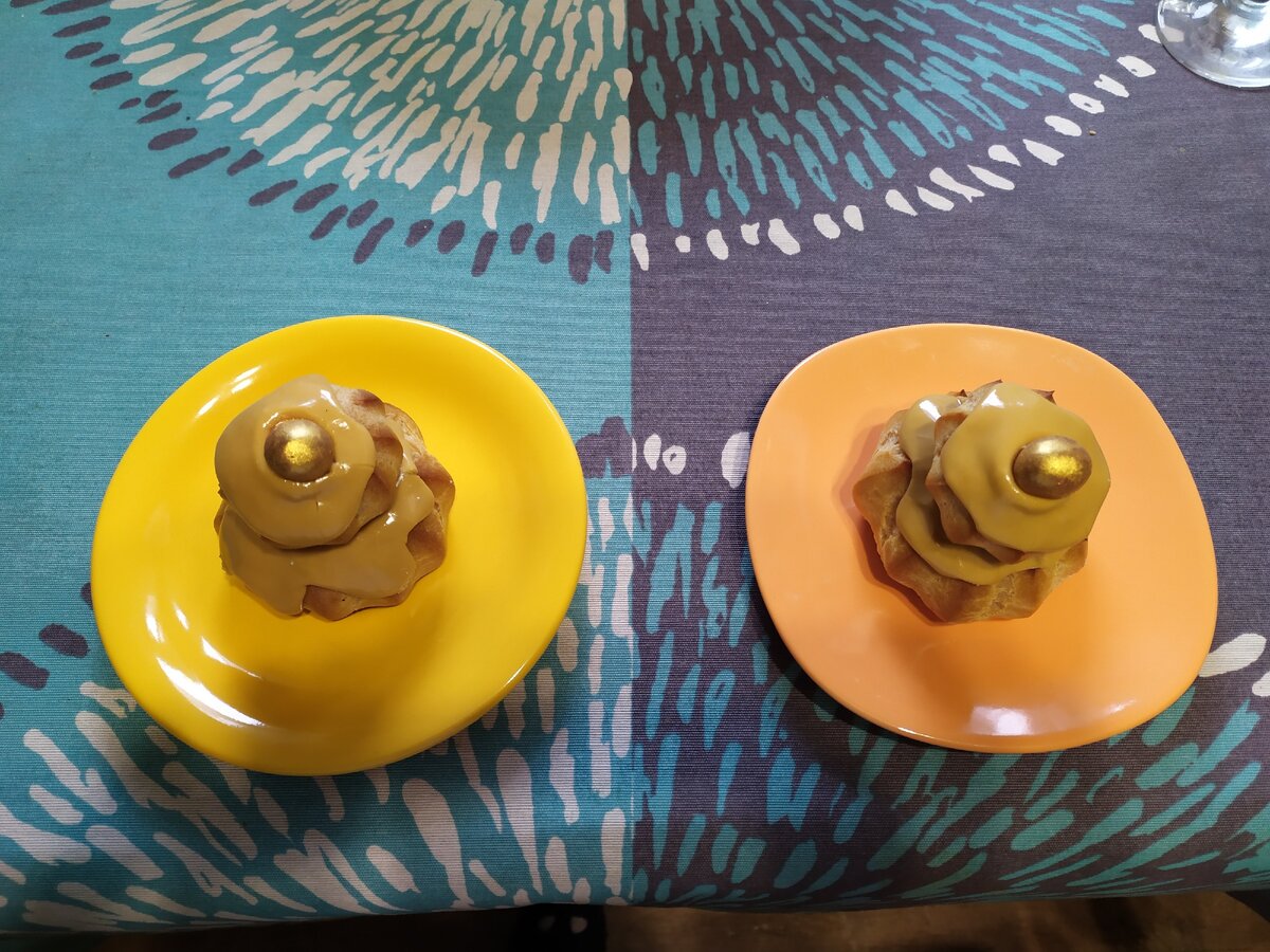 Сказ не про пироженки, а про одинаковую и такую разную реальность