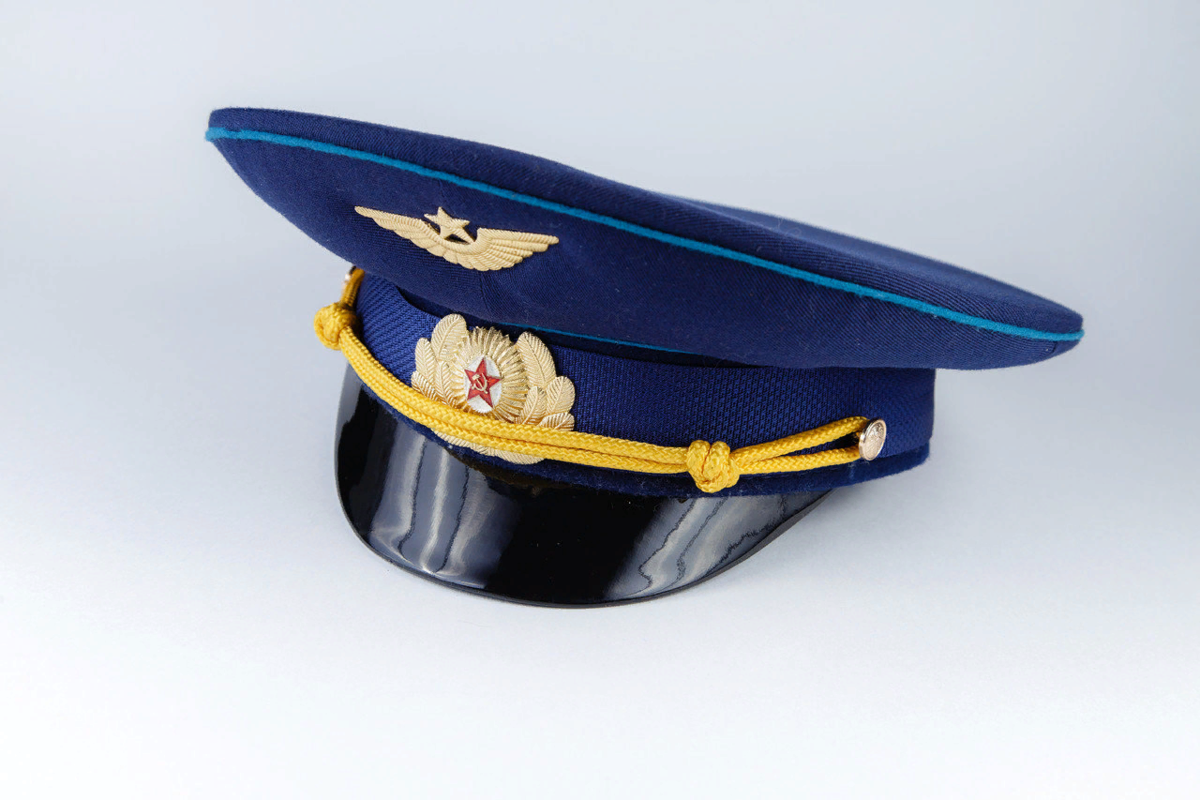 Вот, например, фуражка военного летчика