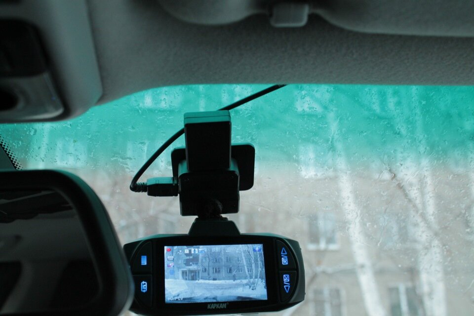 выход miniUSB для регистратора