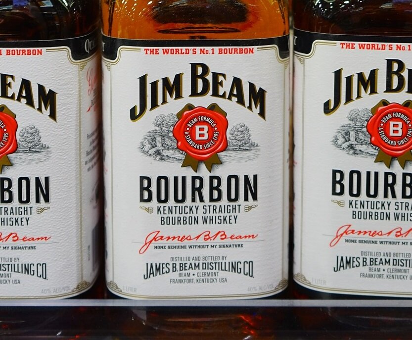 Бурбон из Кентукки Jim Beam с выдержкой 4 года.