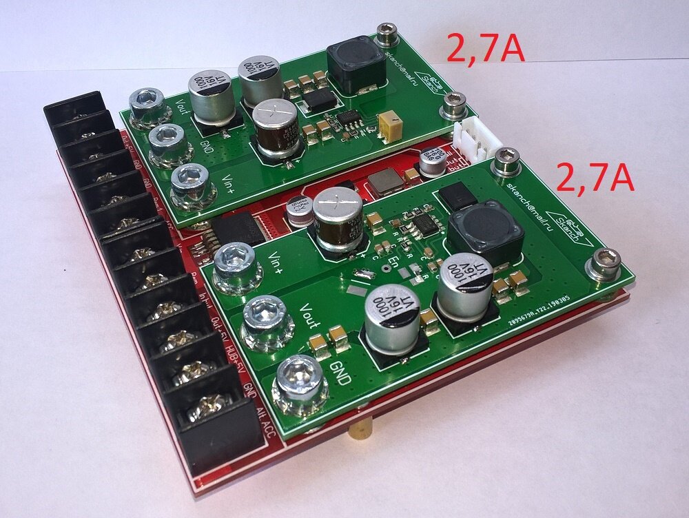 Два модуля с напряжением на выходе до +/-5V и  током нагрузки до 2,7А каждый.