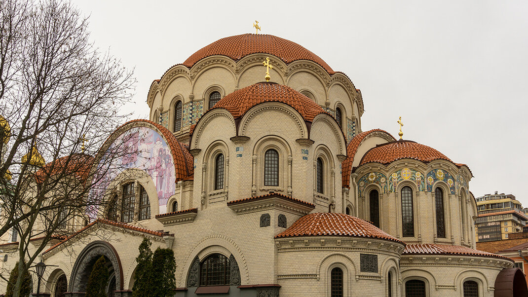 Храм-усыпальница в честь Казанской иконы Божией Матери