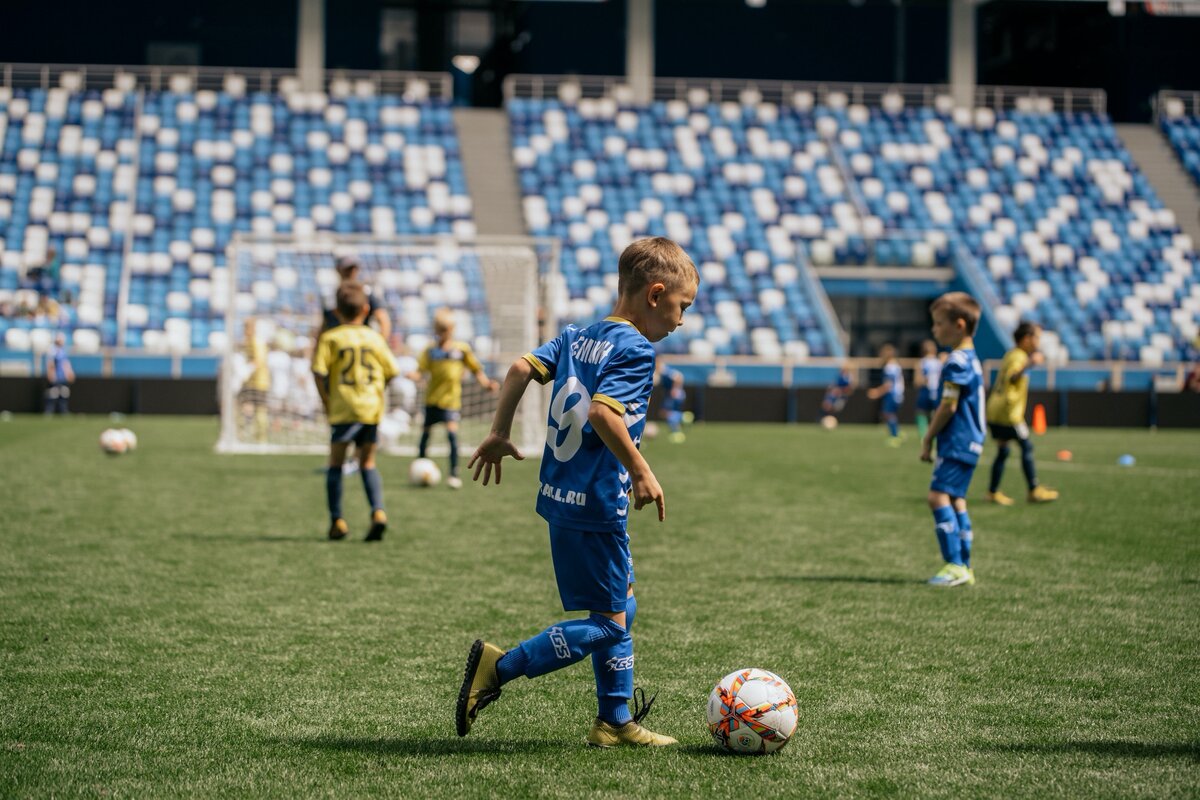 Мастерс казань. Футбол Мастерс Казань. Football Masters Нижний Новгород Актюбинская. Футбол Мастерс 2016 Казань. Футбол Мастерс фото.