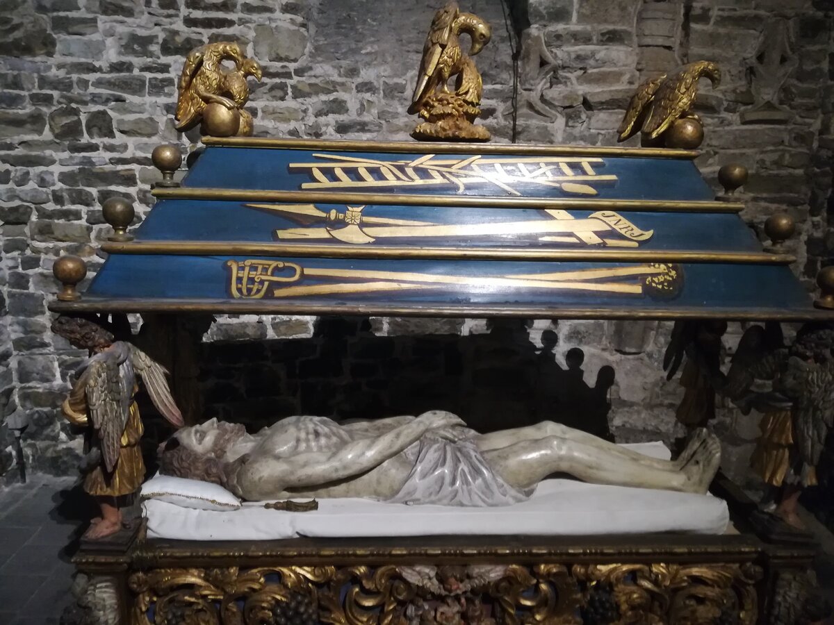 В базилике Святой Крови