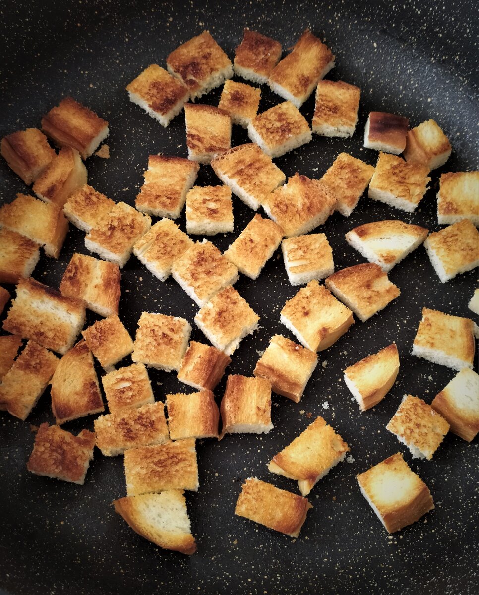 Сухарики на сковороде