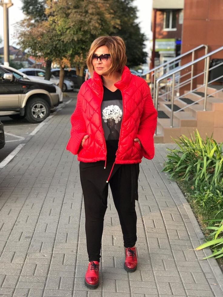 Демисезонный образ с яркими оксфордами. /Фото: i.pinimg.com