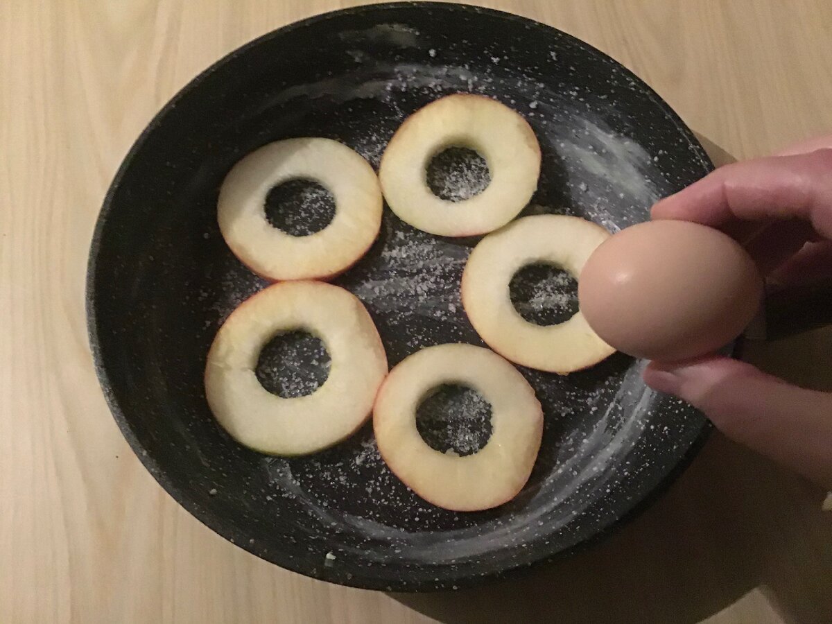 Торт с 1 яйцом на сковороде