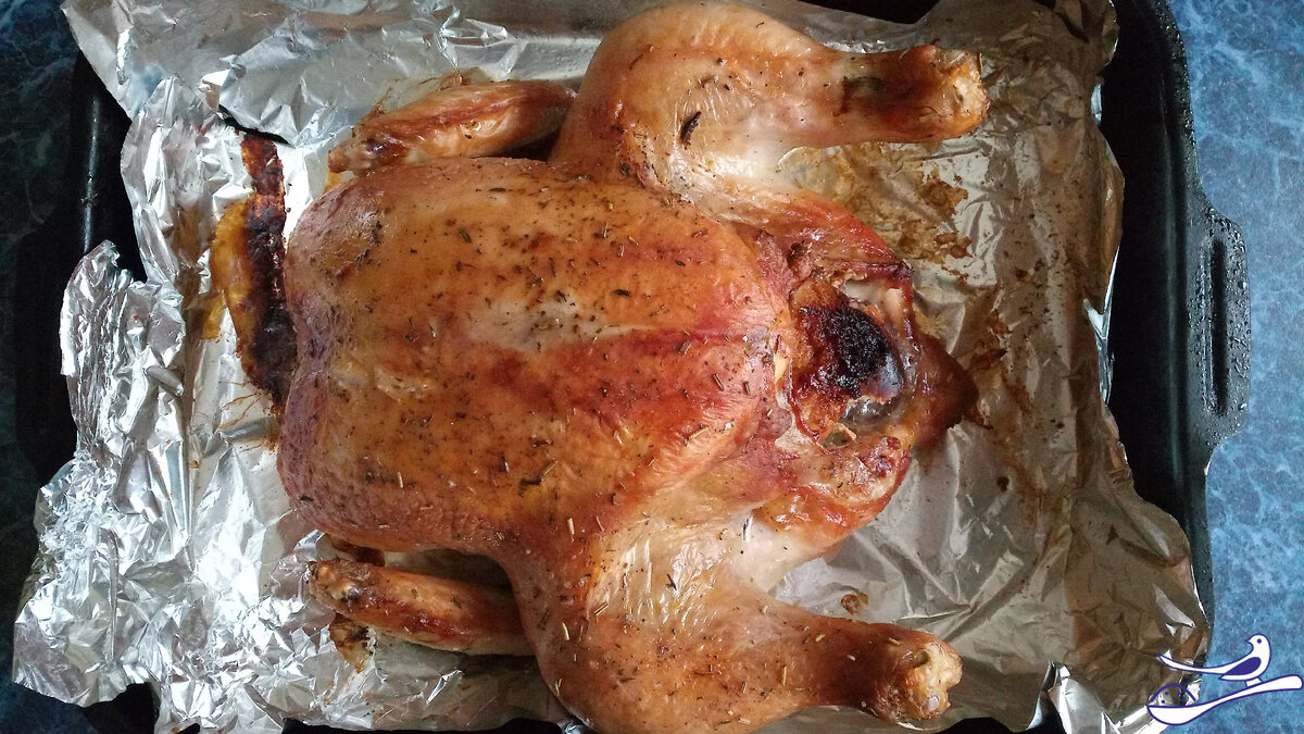 Ароматная курочка с хрустящей корочкой.