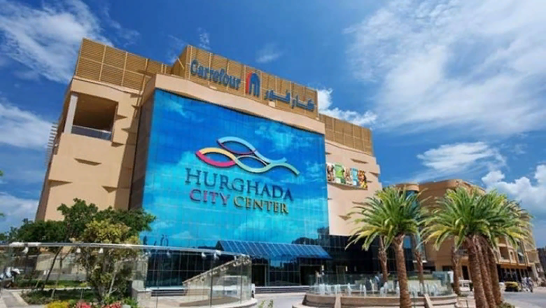 Хургадский Карфур расположен в City Center