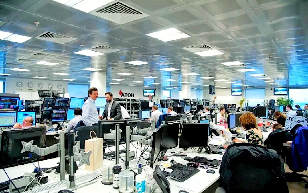 Атон инвестиционная компания. Атон брокерская. Атон управляющая компания. Эмблемы брокеров. Атон брокерская.