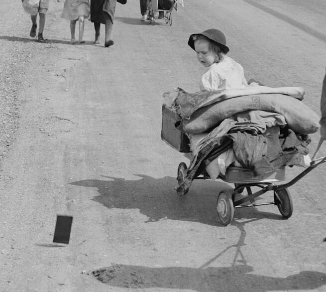 Падение Айфона из рук ребёнка в 1936 году?