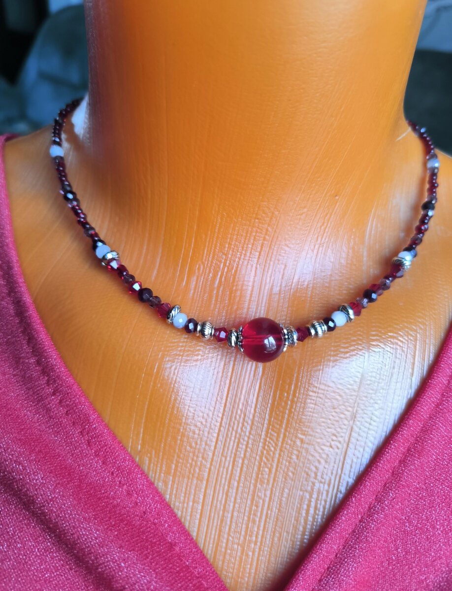 Урвала себе как-то пару манекенов по 50 рублей, оба изделия смуглые, белокожих не случилось в наличии