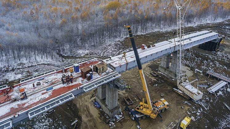    ПРЕДОСТАВЛЕНО ПРЕСС-СЛУЖБОЙ ОАО РЖД Строительство мостового перехода для второго пути на БАМе