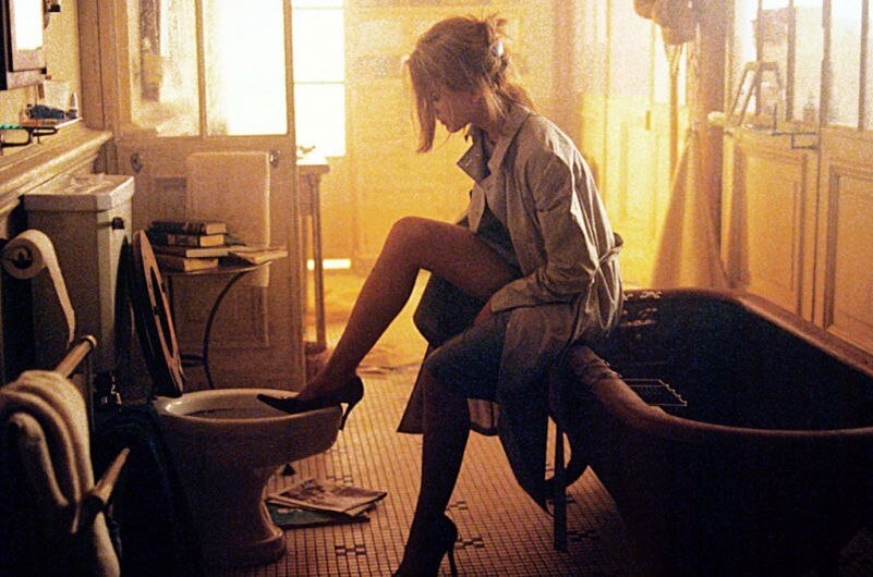 Кадр из фильма «С широко закрытыми глазами», 1999