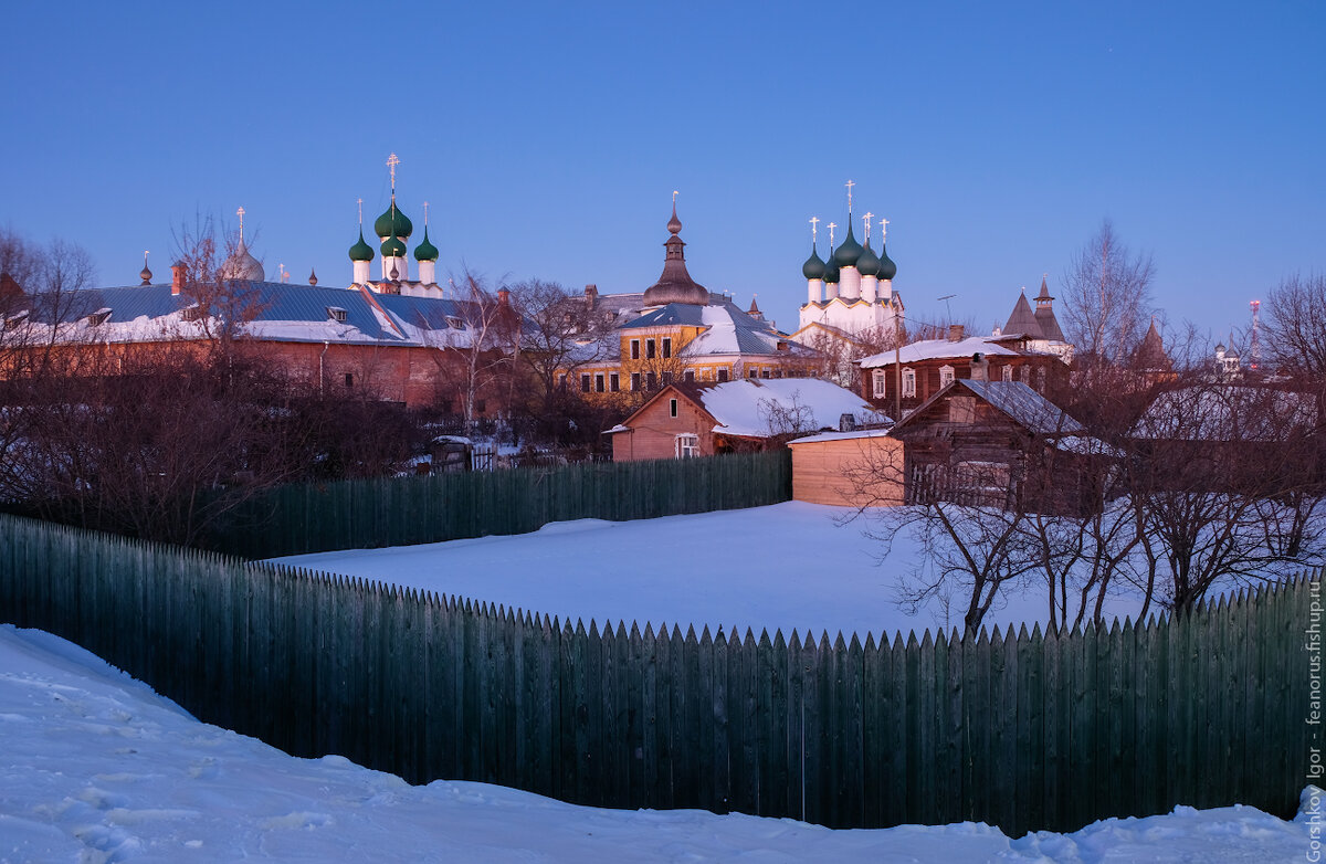 Зимние сумерки в Ростове
Fujifilm X-T2 + XF18-55mmF2.8-4 R LM OIS (18mm), ISO200, f/8, 13 sec.
Камерная конвертация из raw в jpeg с профилем Provia.
