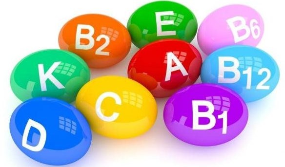 Например, если причиной будет недостаток витаминов, то для вас будет подобран необходимый витаминный комплекс. Естественно, родителям стоит пересмотреть меню малыша, сбалансировать его состав. Как правило, овощи и фрукты успешно помогают бороться с кожными болезнями.
