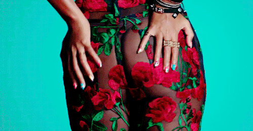 Janelle Monáe – Make Me Feel