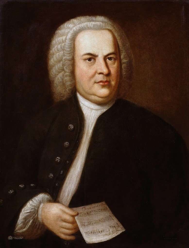 Иоганн Себостьян Бах – это немецкий композитор эпохи барокко. Отец гармонических созвучий. Человек, который научил весь мир играть правильные аккорды.-2