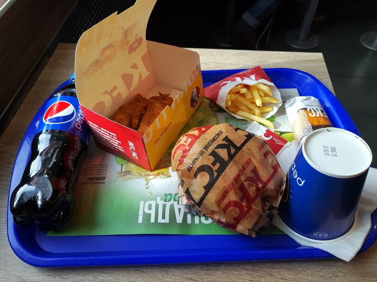 Kfc лучше макдональдса. Макдональдс в Тайланде. Макдональдс ланч. 5 За 200 макдональдс. Обед в КФС.