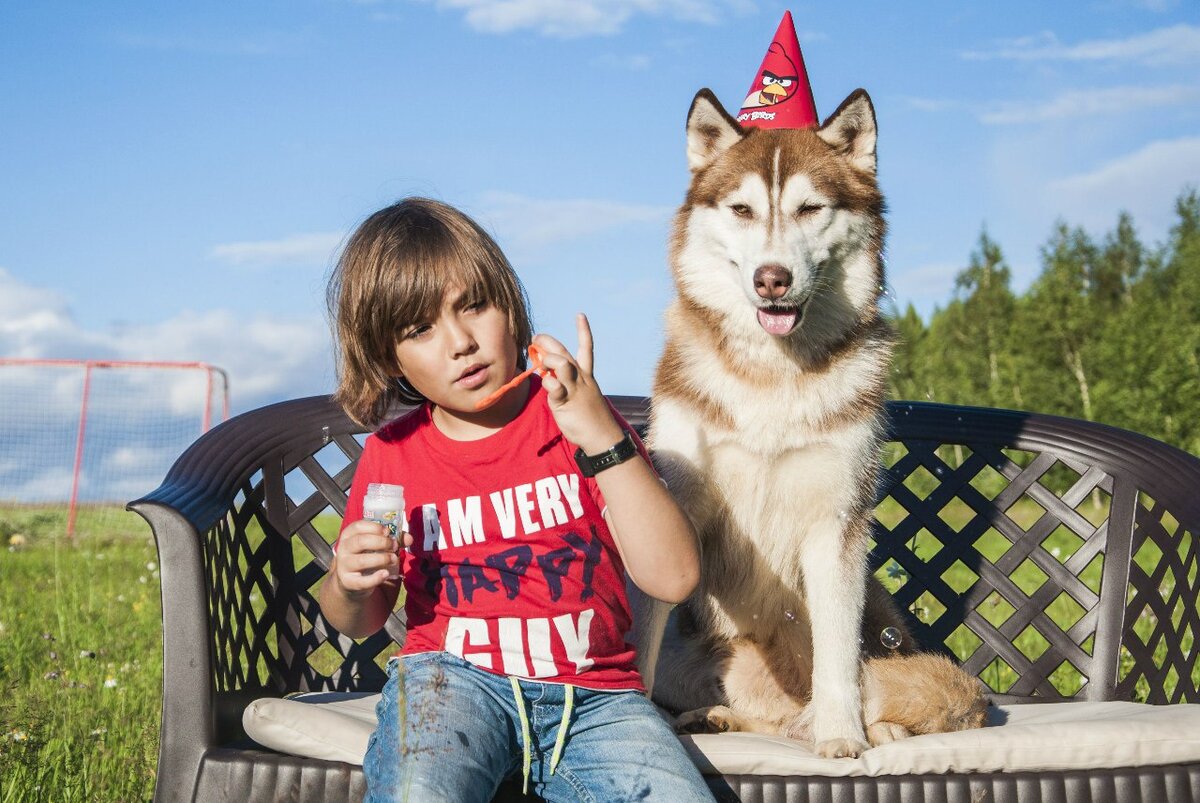 Славик и Игорь.  вместе уже пять лет